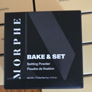 10 - Morphe Bake & Set Setting Powder in Banana